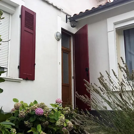 شقة Bel F2 Lumineux Avec Terrasse Privee, A 5 Min Des Thermes Et Coeur De Ville, Animaux Acceptes - Fr-1-451-37 لامالو-ليه-بان
